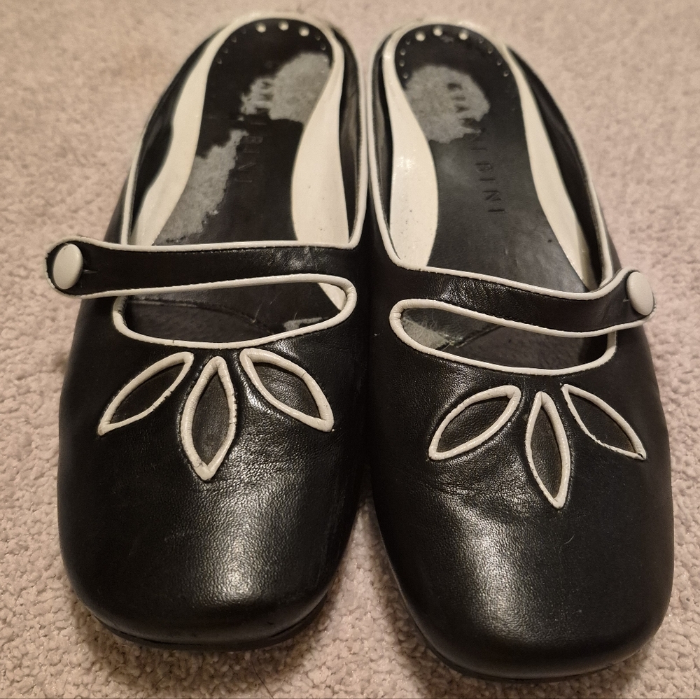 Gianni Bini Princeton Black & White Floral Slip-On Mules | Size 7